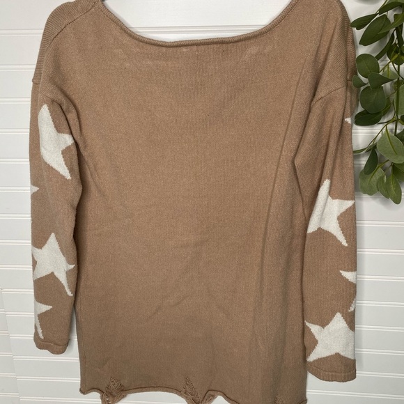 Star distressed sweater - Picture 4 of 4